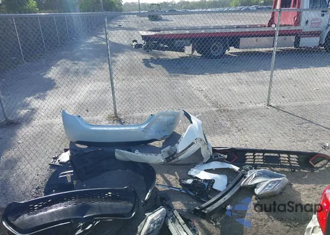 2019 Toyota Corolla Se from USA, damaged, VIN 2T1BURHE4KC223684